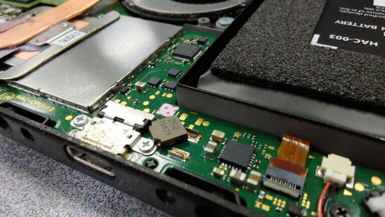 nintendo-switch-opened-up-back-insides-ready-for-battery-repalcement-and-charge-port-repair-2