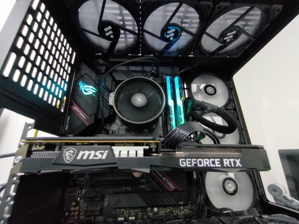 custom-gaming-pc-opened-up-getting-fixed-and-upgrades-3