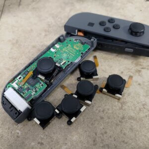 opened-up-switch-joycon-controller-sitck-drift-repair-replace-tmr-hall-effect-joystick-in-joycon-1